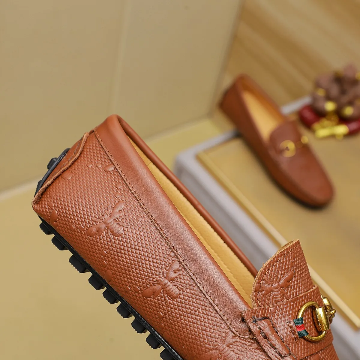 Men's shoes💰380💰🕷🕷️【 GUCCI 】Gucci's best-selling trendy men's casual slip-on shoes 🇨🇳Official website original 1:1 mold 💯Original quality, fine workmanship ☘Fashionable and versatile, perfect shape, comfortable on the feet 🍓Trendy men's recommended model, imported cowhide on the top layer 🎋High-quality pigskin lining, rubber wear-resistant and non-slip outsole, high-end atmosphere, worth owning 🍉Optional 38-44